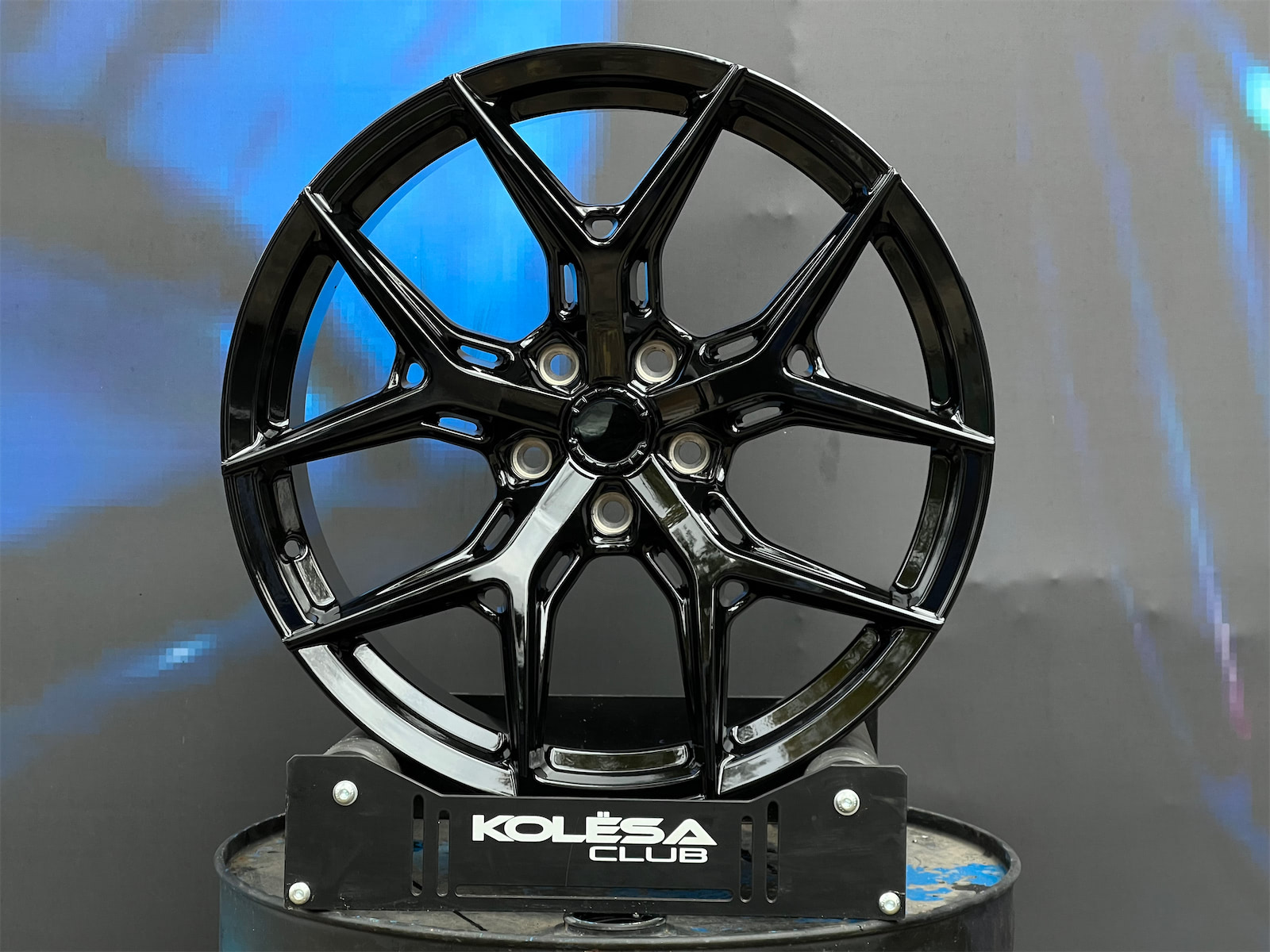 Комплект (4 шт) Vossen Design HF5 8,5j-19 5*114,3 ET35 d73,1 GB