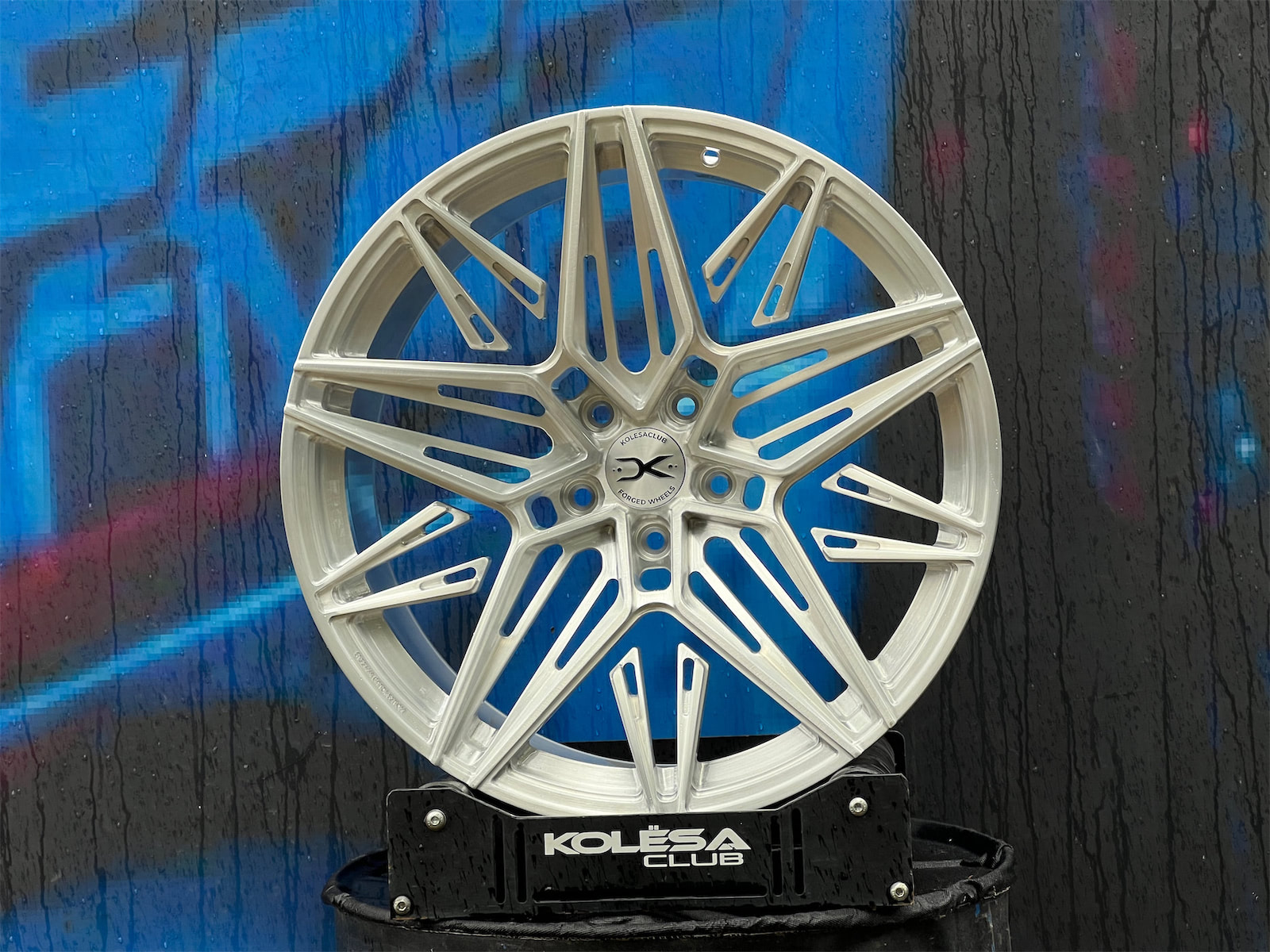 Комплект KC Wheels KC01 11,5j-21 5*120 et30 d74,1 и 10j-21 5*120 d74,1 SBrsd