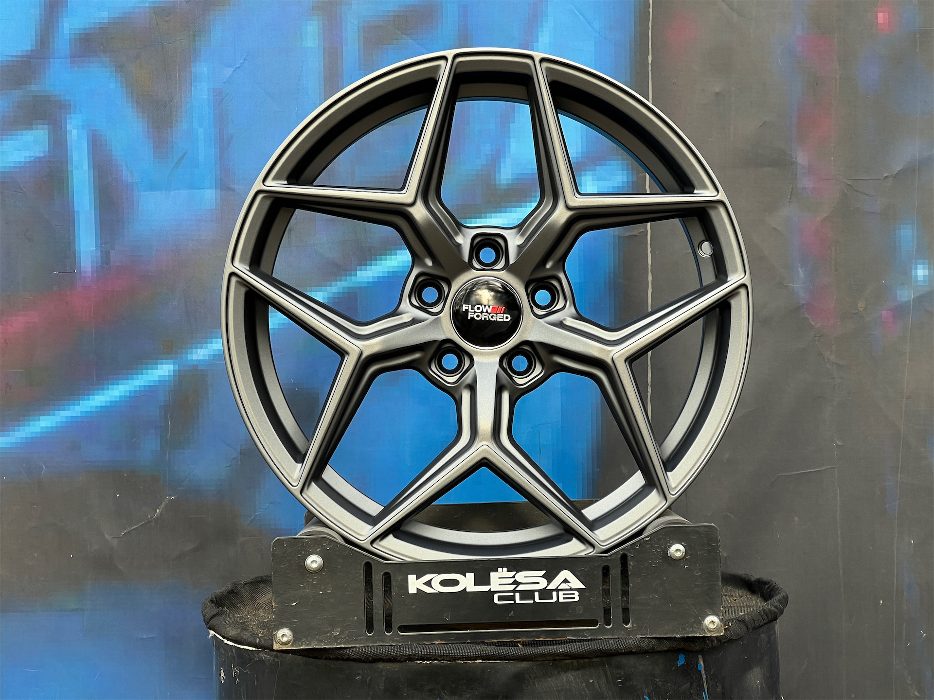 Комплект (4 шт) 2W Wheels FF522 8j-18 5*114,3 ET35 d67,1 MG