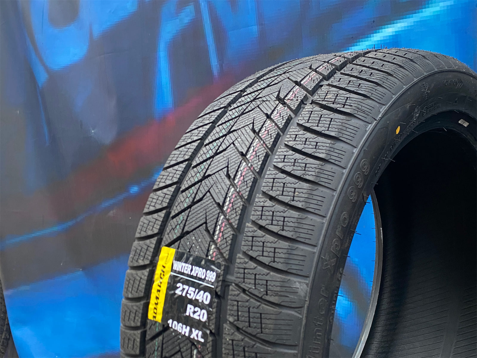 Комплект (4 шт) Roadmarch WinterXPro 999 275/40 R20 106H