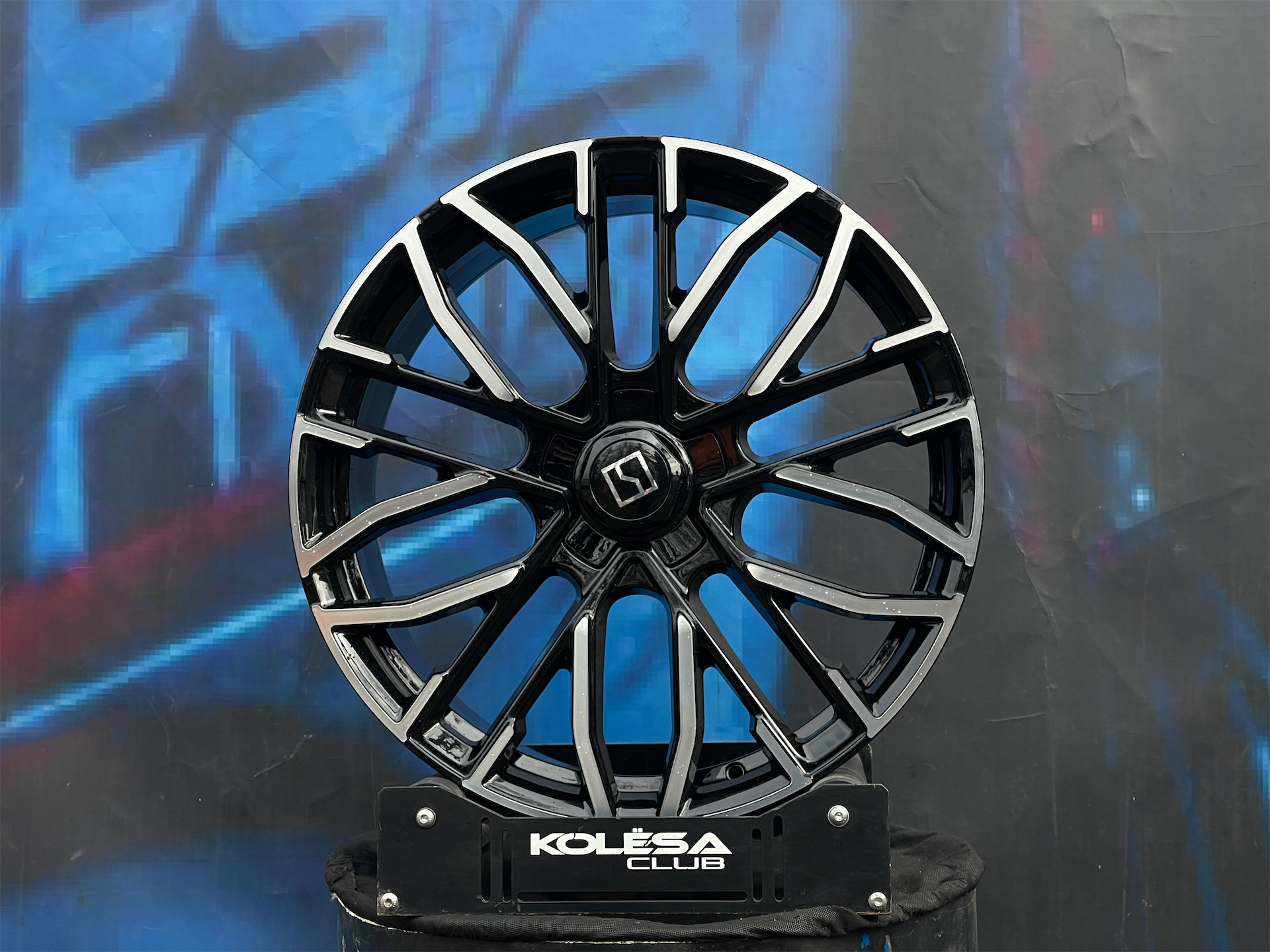 Комплект (4 шт) BW Wheels H3166F 8,5j-21 5*108 ET40 d63,4 MB