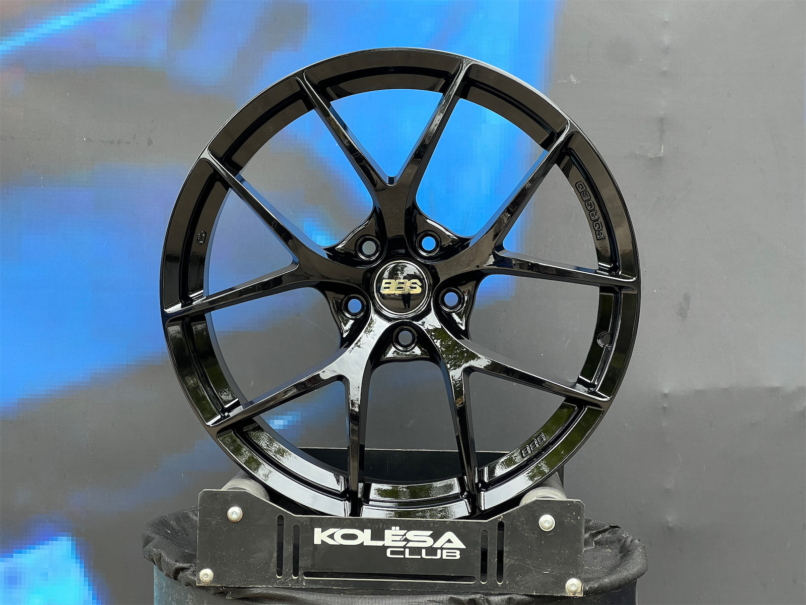 BBS Design CI-R 7,5j-17 5*100 ET35 d73,1 GB