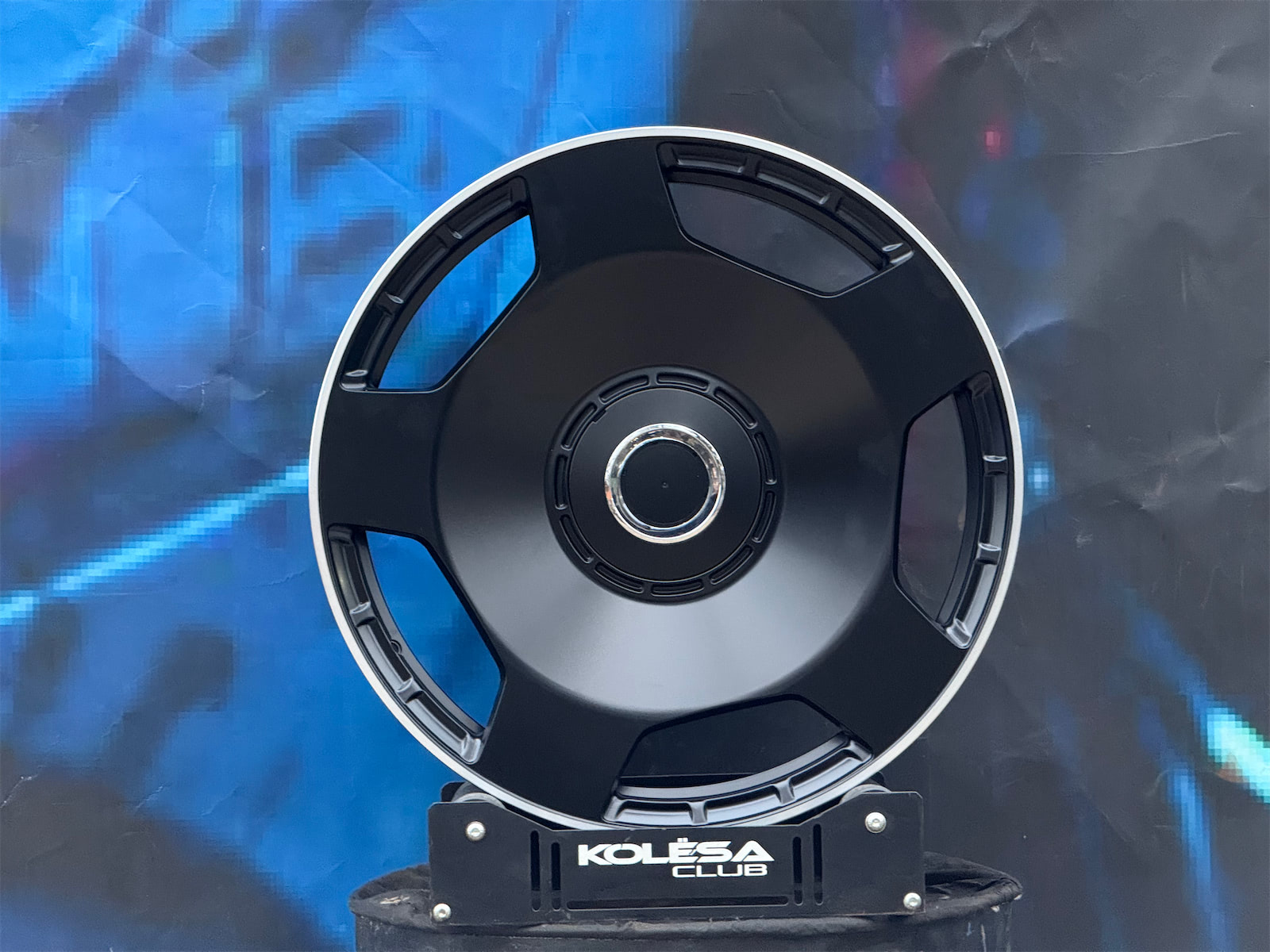 Комплект WH Wheels 8128 9,5j-20 5*112 et42 d66,6 и 8,5j-20 5*112 d66,6 MBML
