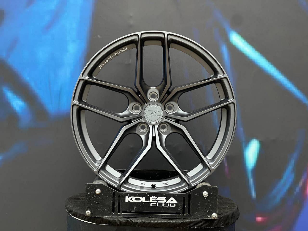 Комплект Z-performance Design ZP2 9,5j-19 5*120 et33 d72,6 и 8,5j-19 5*120 d72,6 MGM