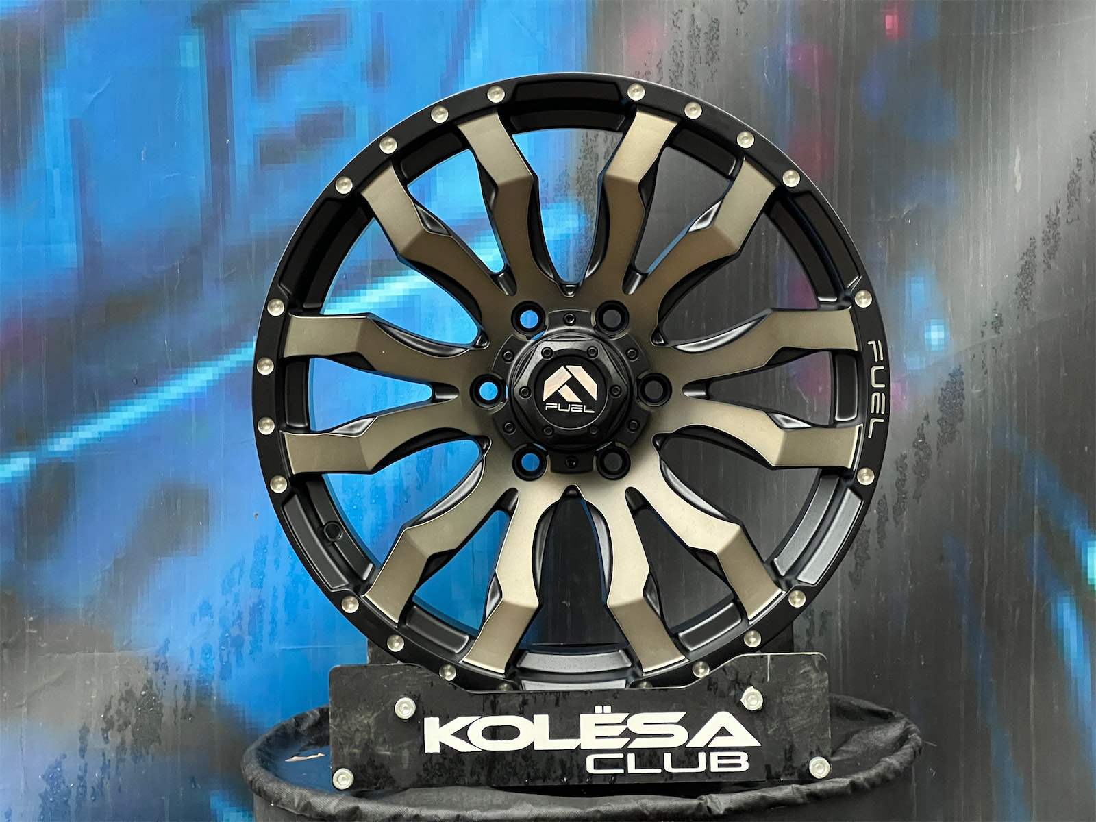 Комплект (4 шт) Fuel Design Blitz 8,5j-19 6*139,7 ET30 d110,1 MB+BT