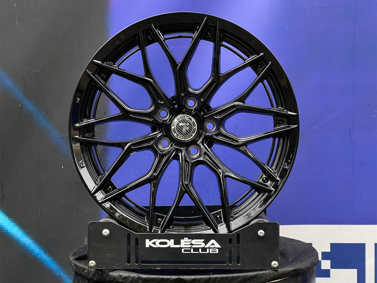 Комплект (4 шт) Titan Forged FA797 9j-20 5*108 ET35 d73,1 GB