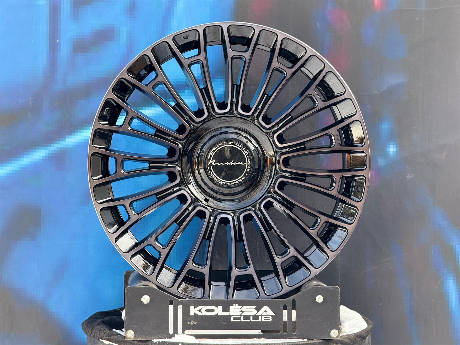 Комплект (4 шт) Brixton Design LX01 9j-20 6*139,7 ET40 d95,1 GBFL