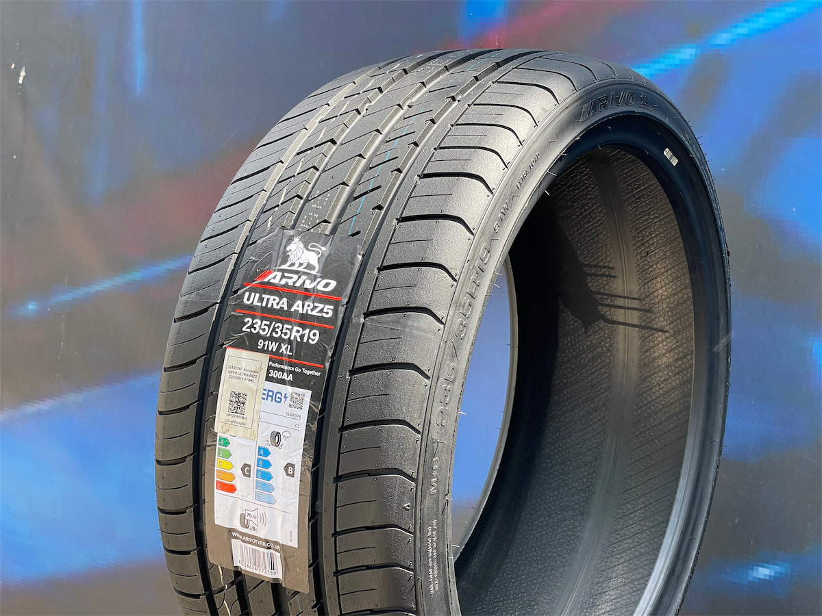 Комплект (4 шт) Arivo Ultra ARZ5 235/35 R19 91W
