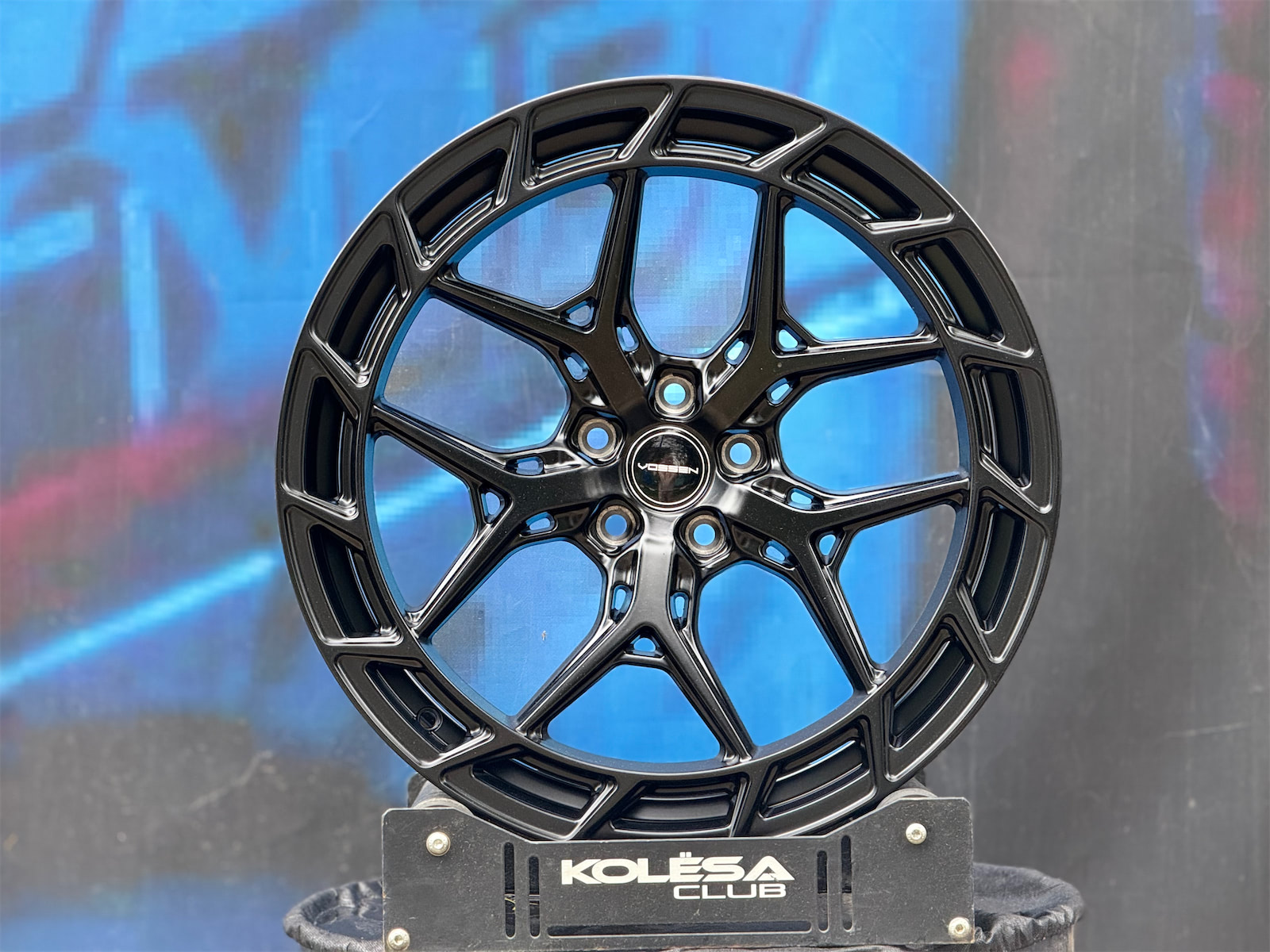 Комплект (4 шт) Vossen Design LC3 8,5j-20 5*108 ET35 d73,1 MB