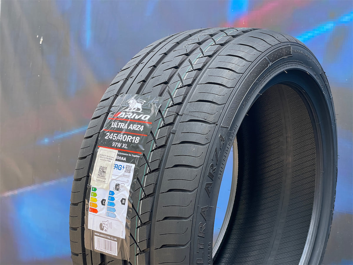 Комплект (4 шт) Arivo Ultra ARZ4 245/40 R18 97W