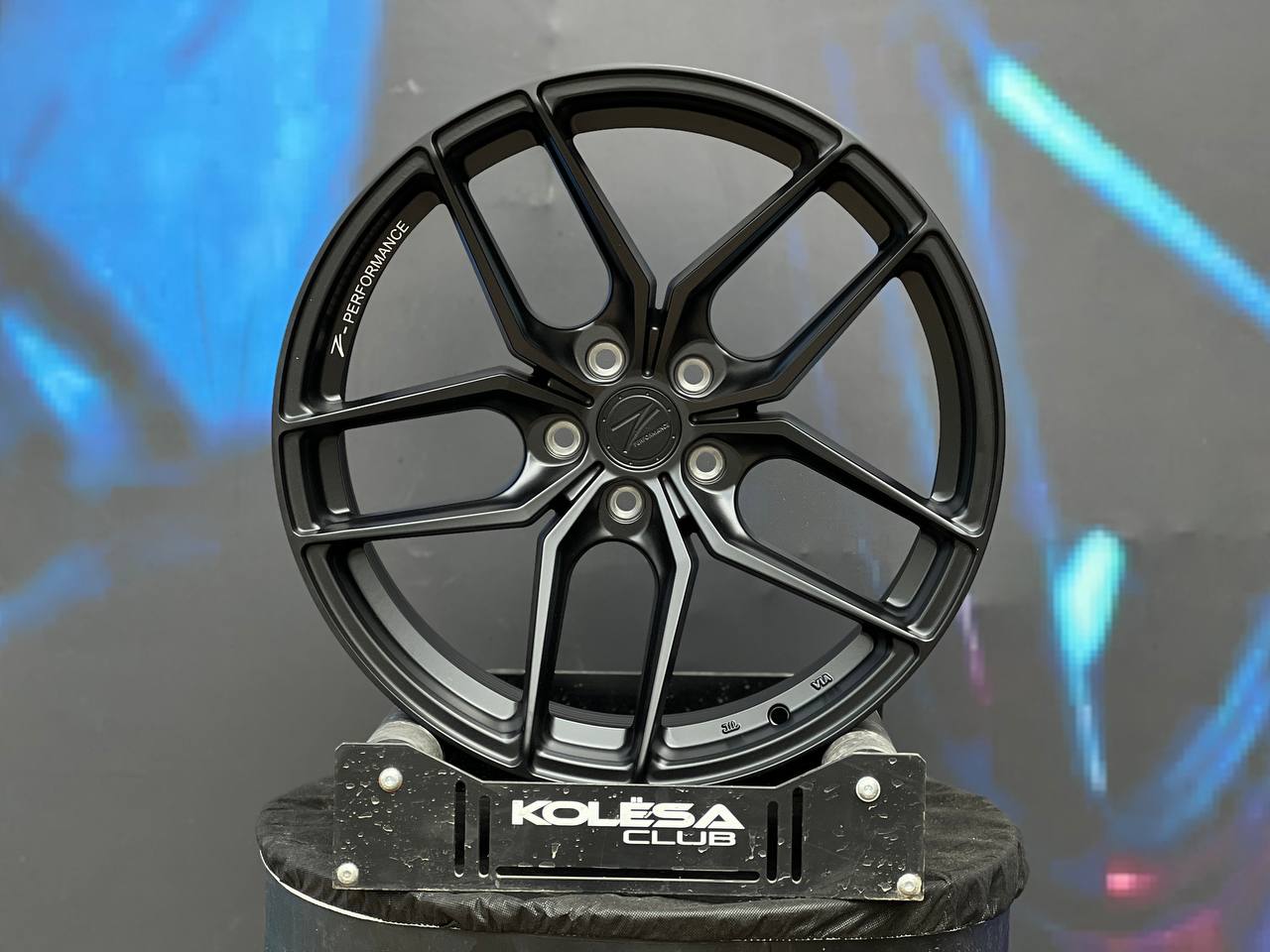 Комплект Z-performance Design ZP2 9,5j-19 5*120 et33 d72,6 и 8,5j-19 5*120 d72,6 MB