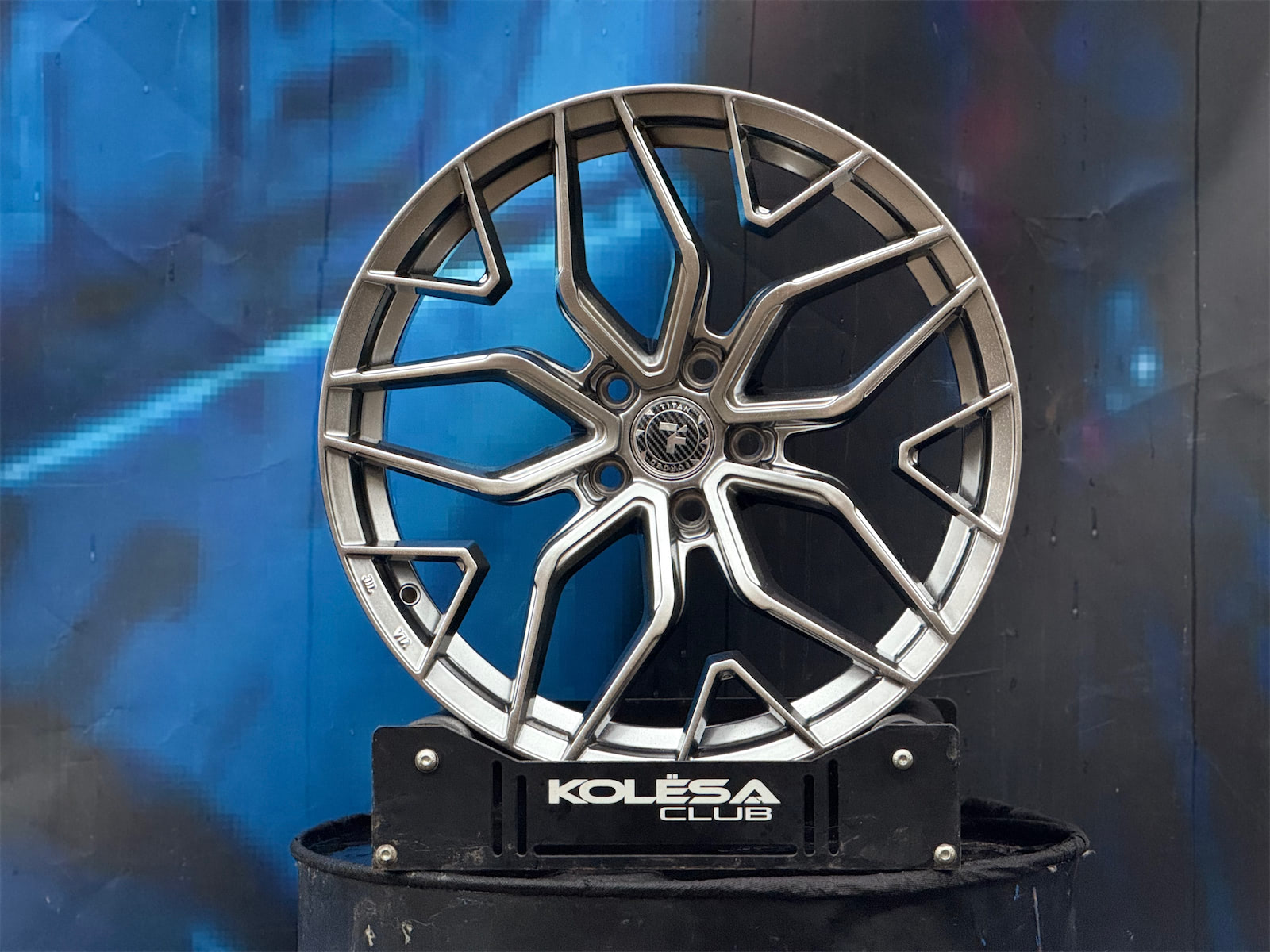 Комплект (4 шт) Titan Forged FA621 8,5j-18 5*120 ET35 d72,6 HB