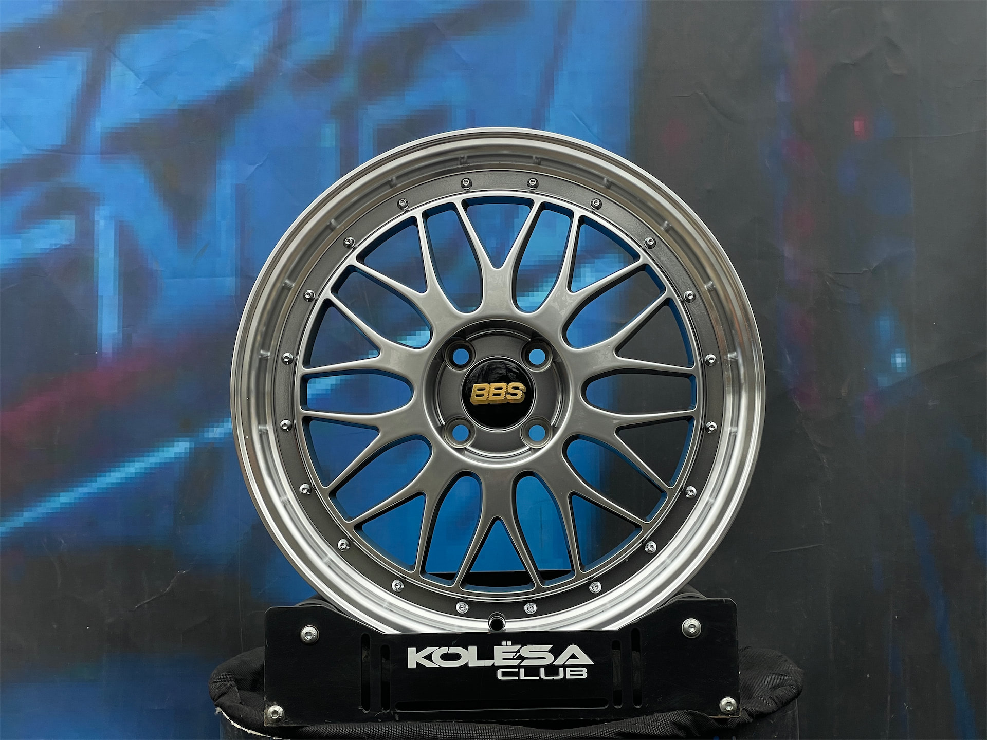 BBS Design LM 7,5j-17 4*100 ET38 d73,1 HB+PL