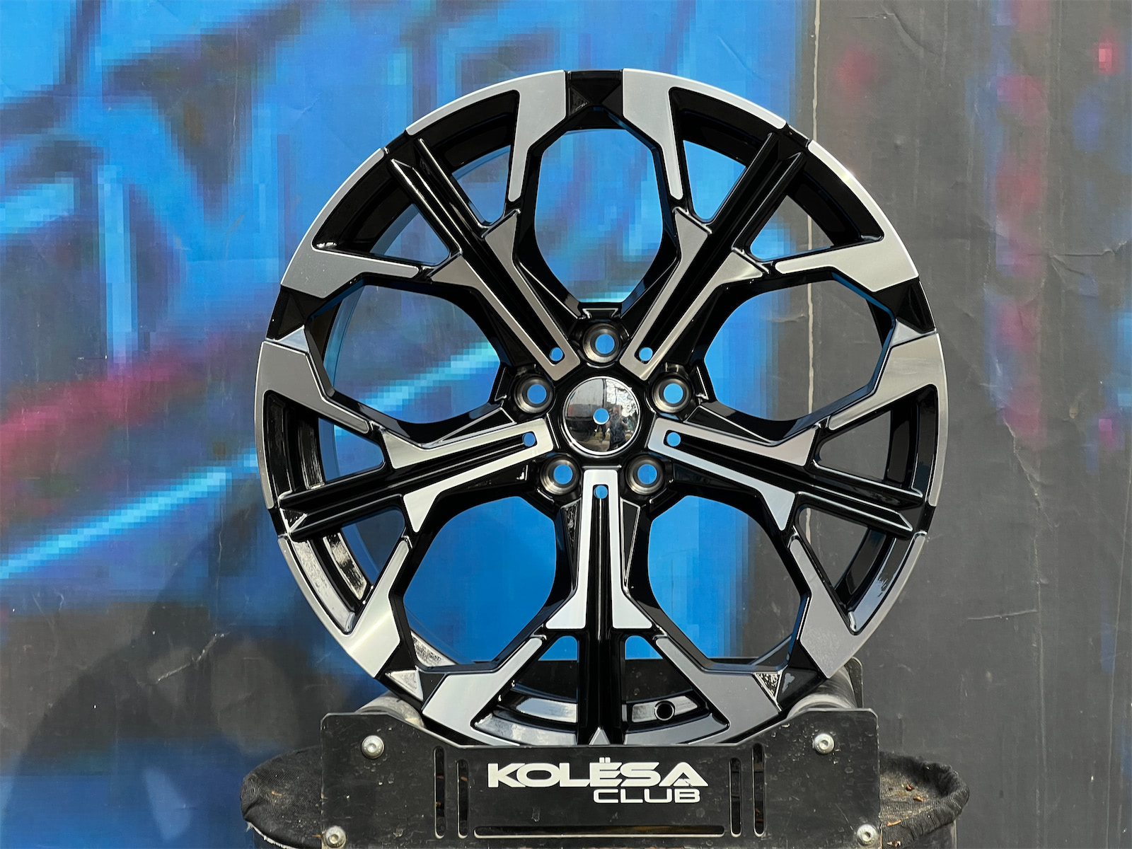 Комплект BW Wheels 1038M 9j-19 5*112 et27 d66,6 и 8j-19 5*112 d66,6 GBF
