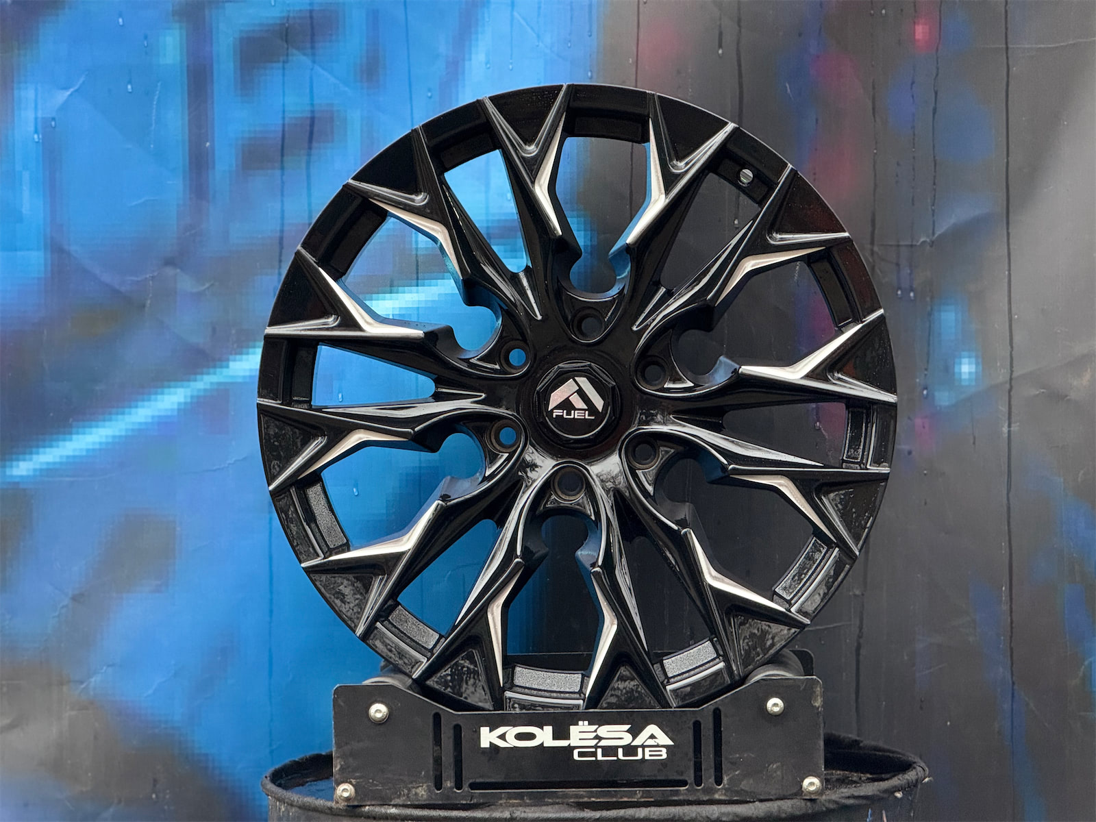 Комплект (4 шт) Fuel Design Flame 9j-20 6*139,7 ET20 d110,1 BSR