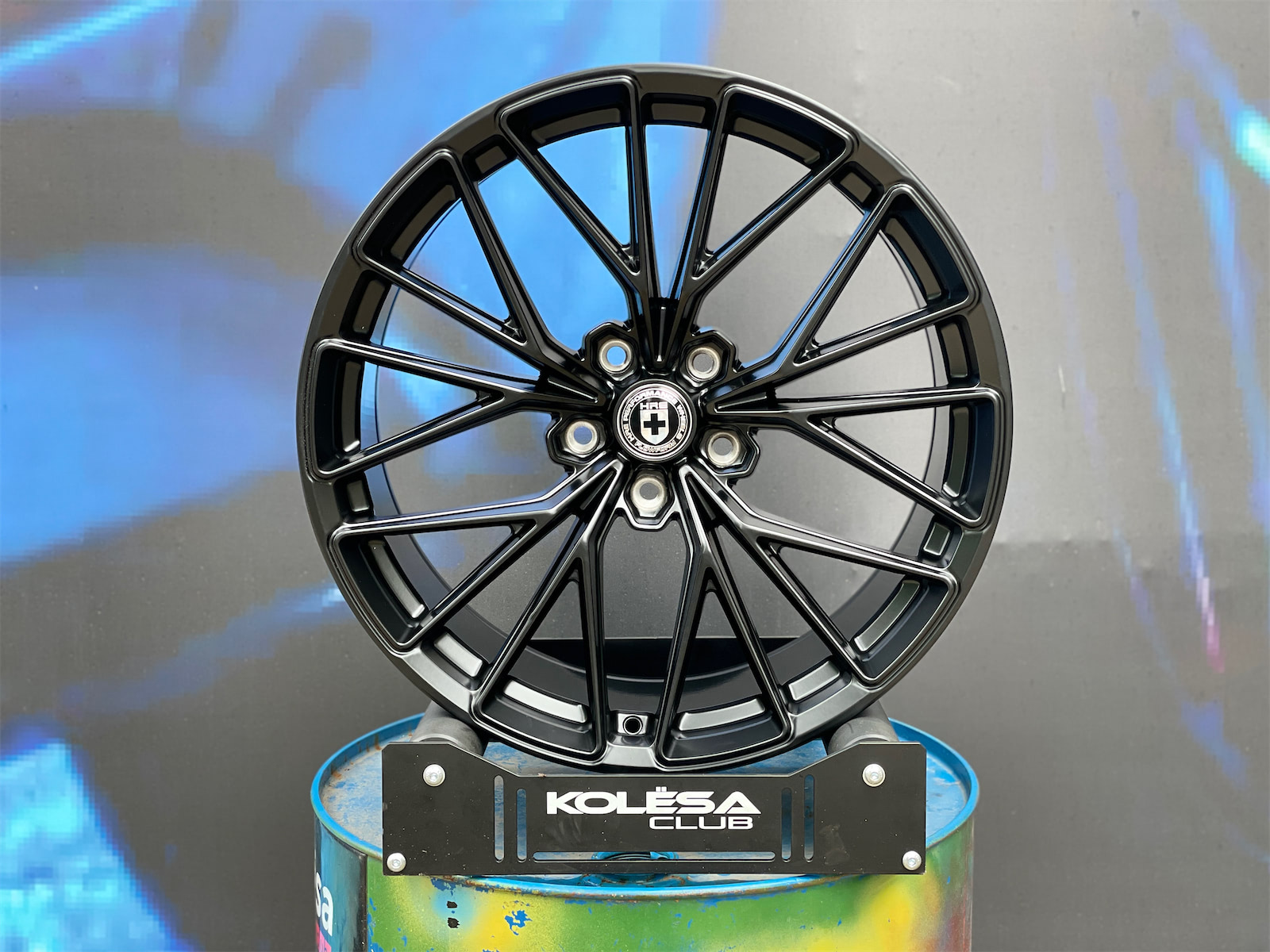 HRE Design FF28 7,5j-17 5*114,3 ET38 d73,1 MB