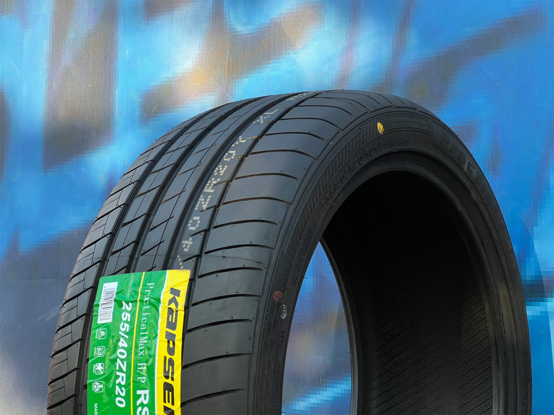 Комплект (4 шт) Kapsen RS26 255/40 R20 101Y