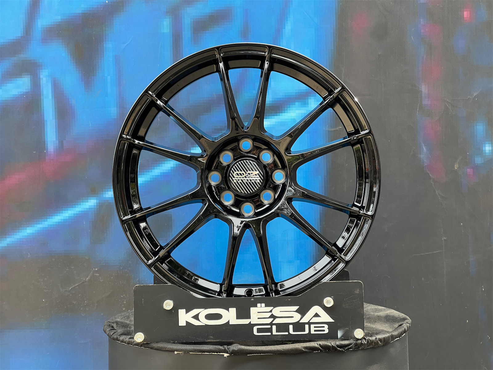 Комплект (4 шт) OZ Racing Design Ultraleggera 7,5j-17 4*114,3 ET40 d73,1 GB