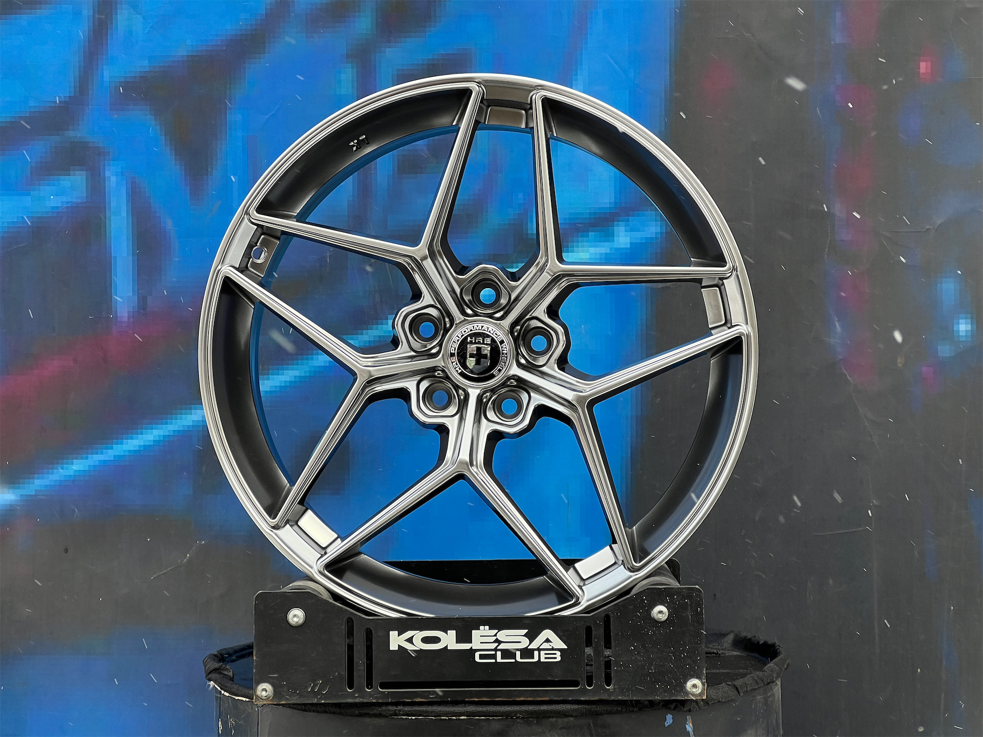 Комплект (4 шт) HRE Design FF11 8,5j-19 5*114,3 ET35 d73,1 HB
