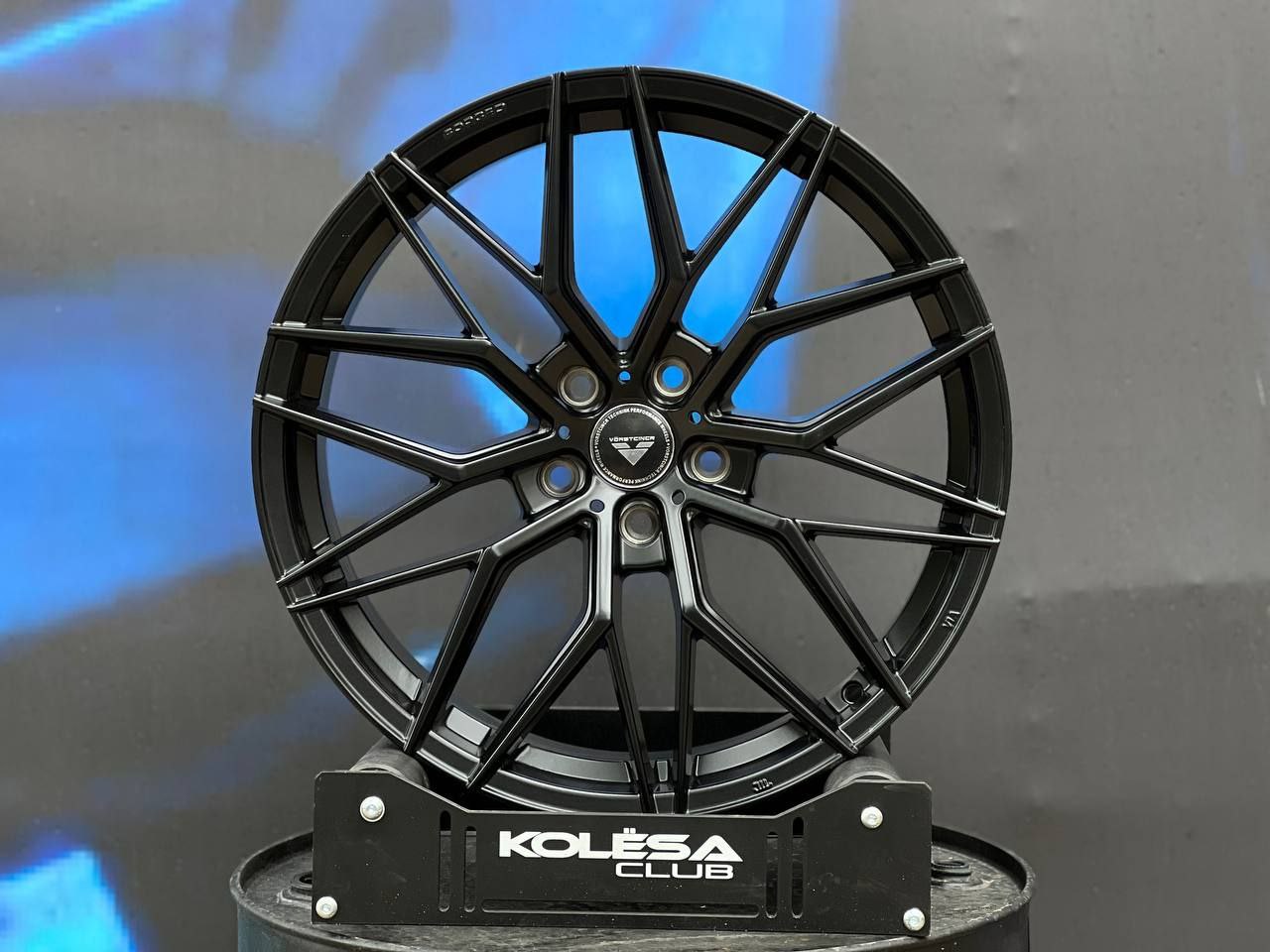 Комплект (4 шт) Vorsteiner Design VFF107 7,5j-17 5*108 ET35 d73,1 MB