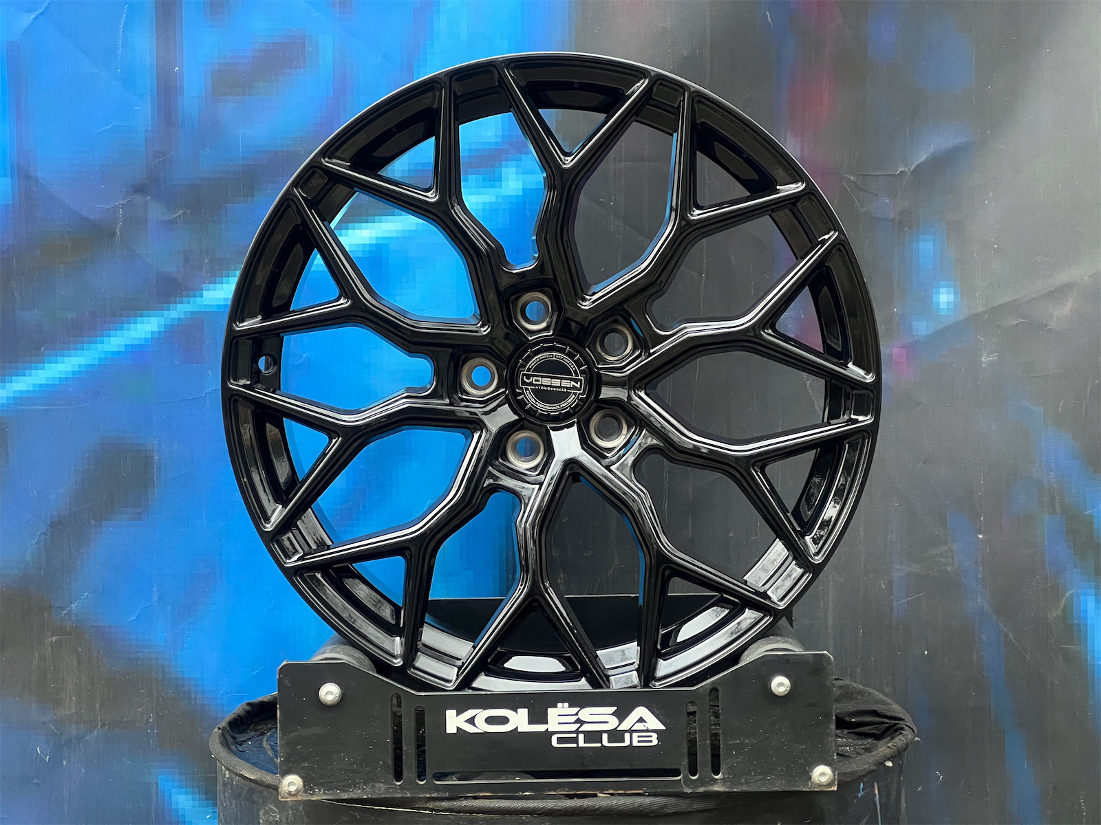 Комплект (4 шт) Vossen Design HF2 8j-18 5*108 ET35 d73,1 GB