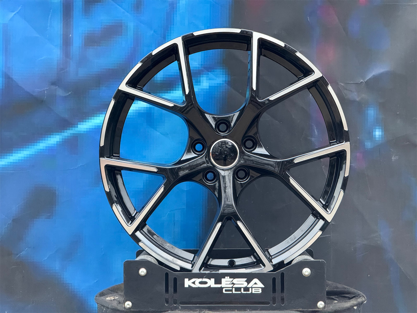 Комплект (4 шт) WH Wheels 6131 8j-19 5*112 ET45 d66,6 GBF