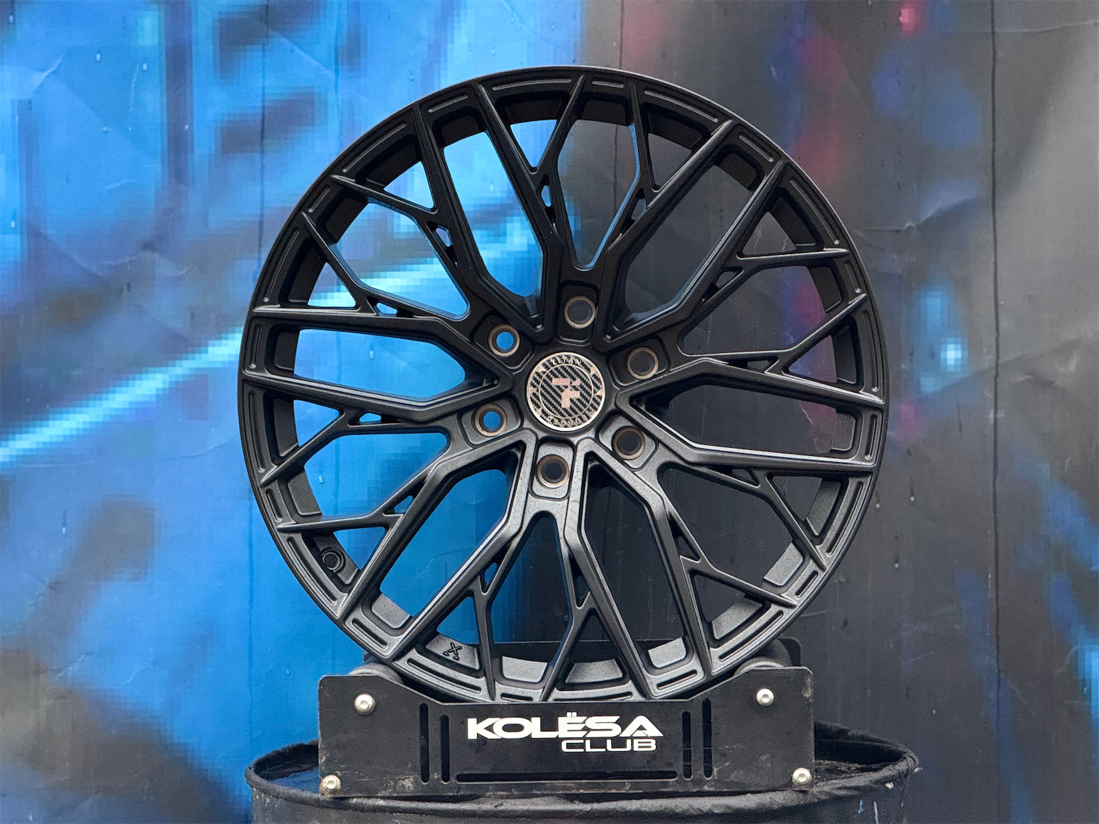 Комплект (4 шт) Titan Forged FA684 9j-20 6*139,7 ET15 d110,1 MB