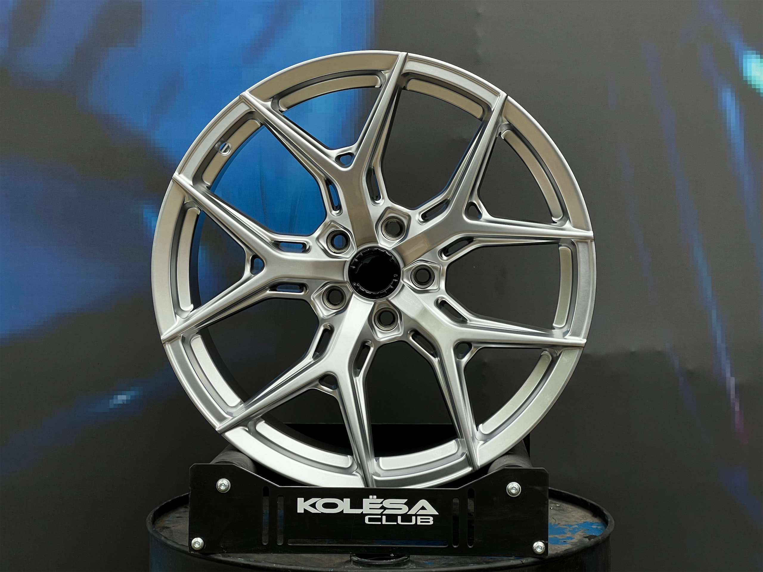 Комплект (4 шт) Vossen Design HF5 8,5j-18 5*108 ET35 d73,1 HS