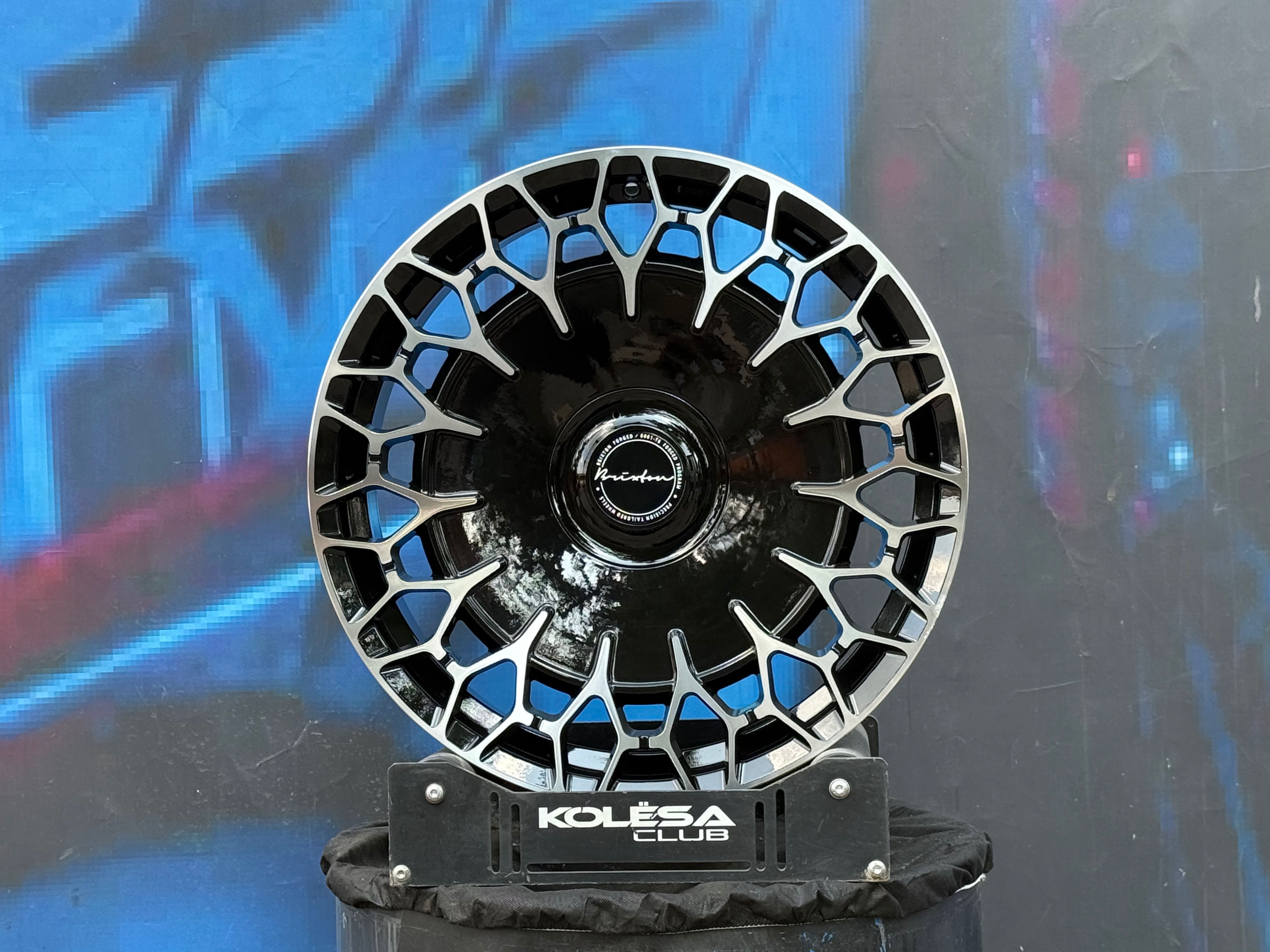 Комплект (4 шт) Brixton Design LX08 8,5j-20 6*139,7 ET30 d110,1 GBF