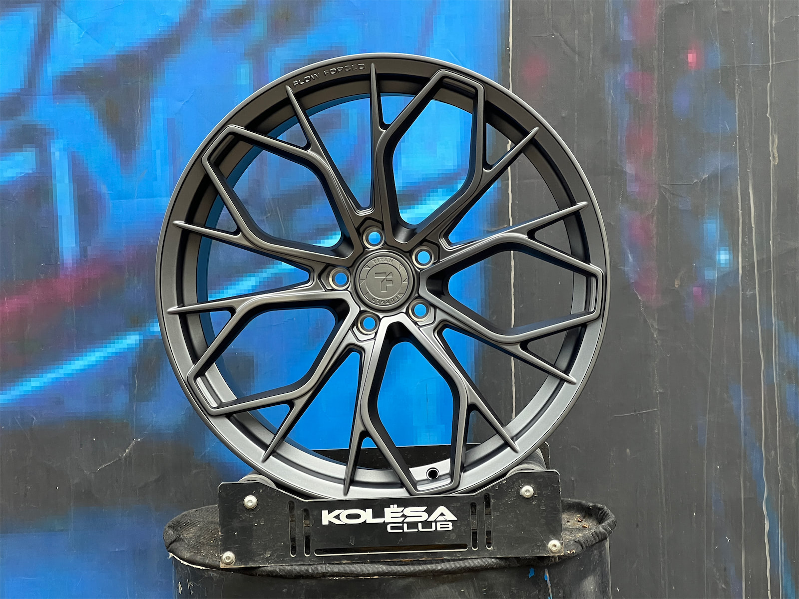 Комплект Titan Forged FA832 9,5j-19 5*120 et33 d72,6 и 8,5j-19 5*120 d72,6 MG
