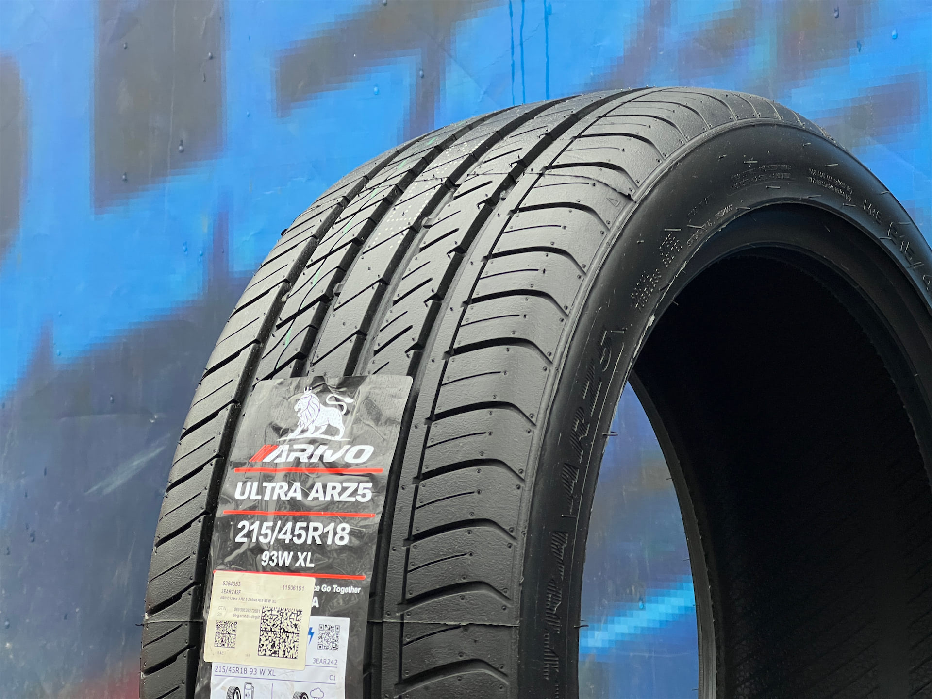 Комплект (4 шт) Arivo Ultra ARZ5 215/45 R18 93W