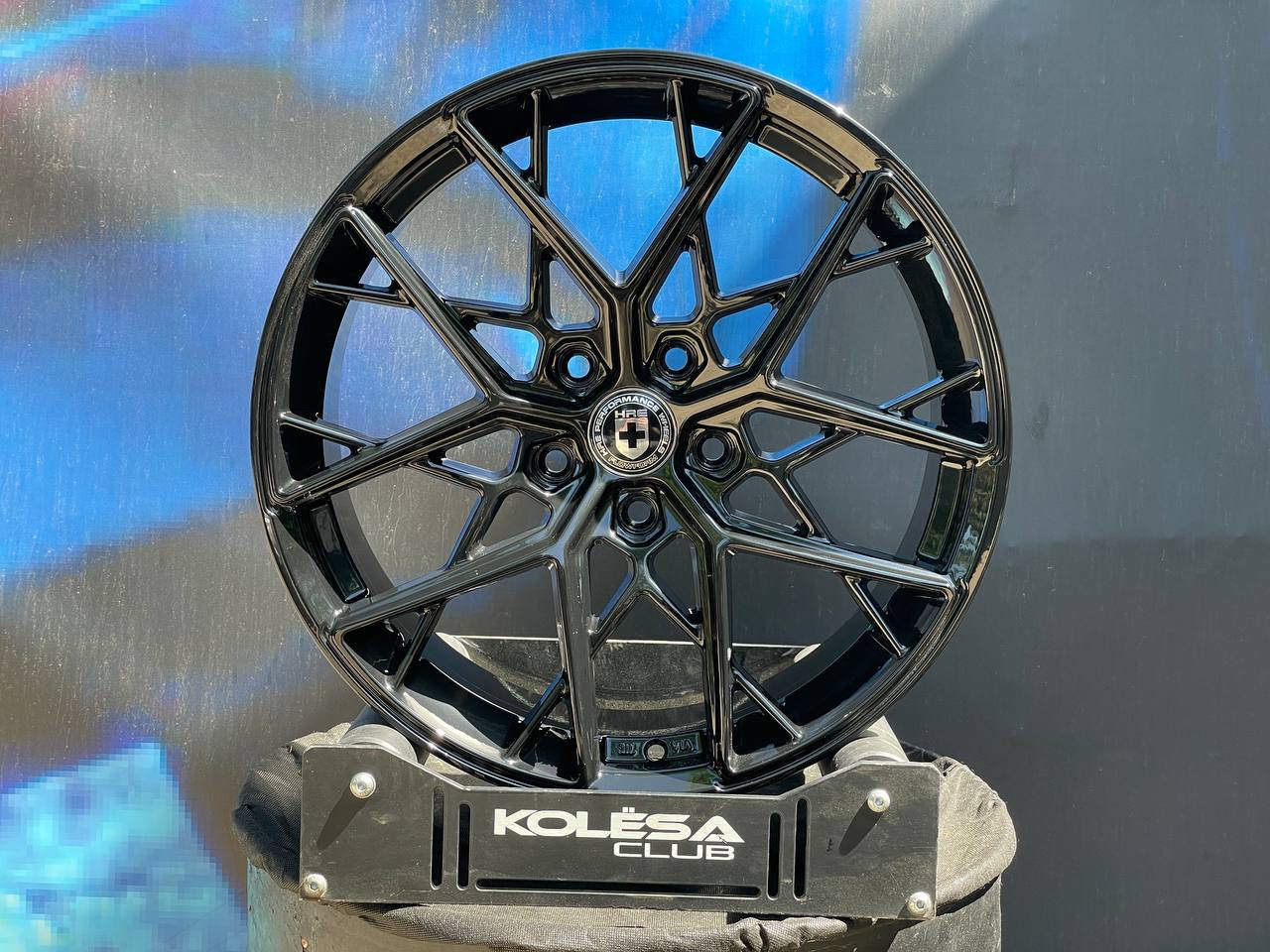 Комплект (4 шт) HRE Design FF10 8,5j-19 5*108 ET35 d73,1 GB