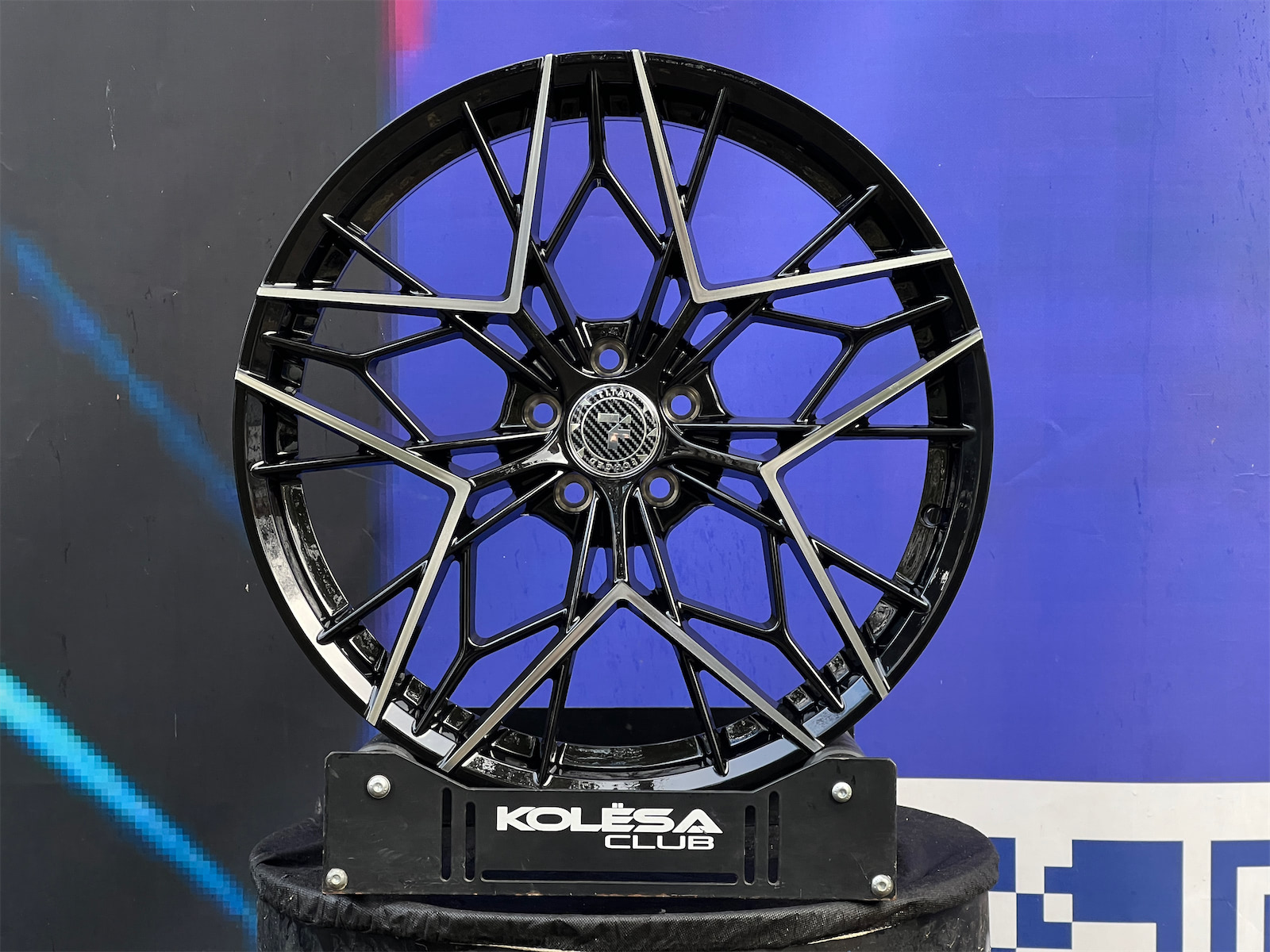 Комплект (4 шт) Titan Forged FA614 8,5j-20 5*114,3 ET35 d73,1 GBF