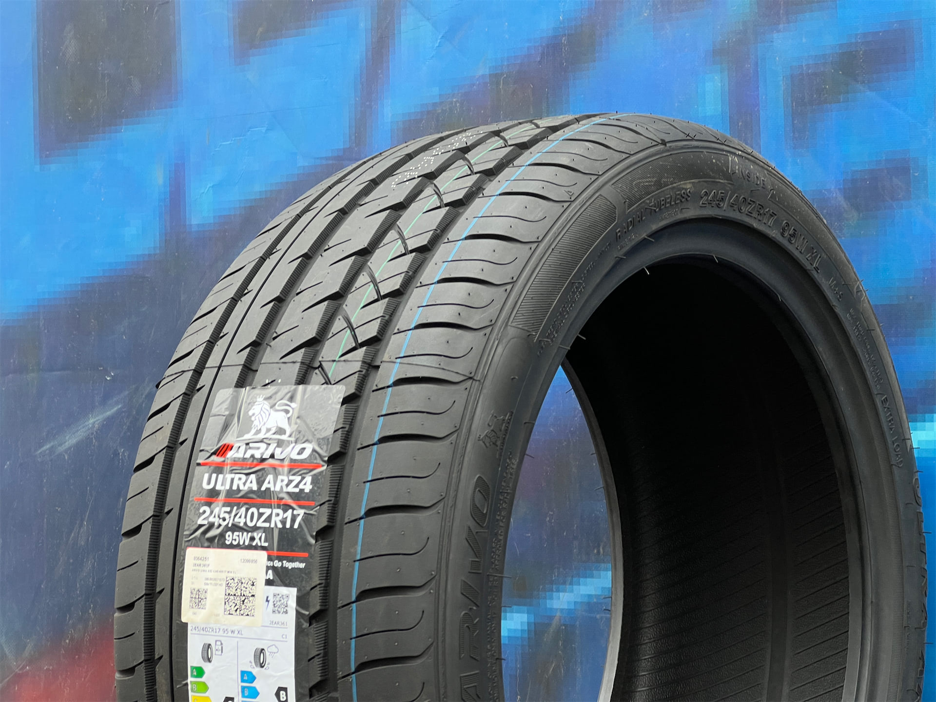 Комплект (4 шт) Arivo Ultra ARZ4 245/40 R17 105W